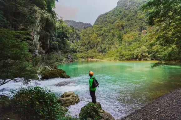 Tour Phong Nha: Khám Phá Hang Nước Nứt